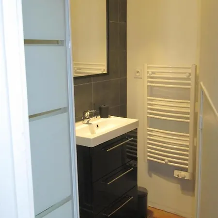 Apartment Barbel
