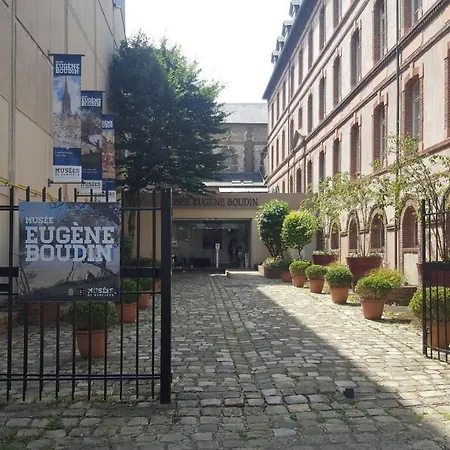 Barbel アパート オンフルール